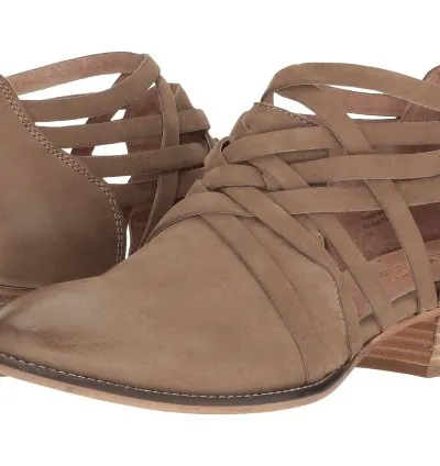 Giày cao cổ màu nâu cho phụ nữ từ Seychelles